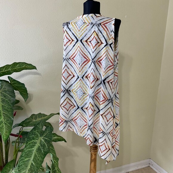Lane Bryant Tunic Top Geometric print asymmetric tie hem  sleeveless size 14 /16 - Picture 3 of 11